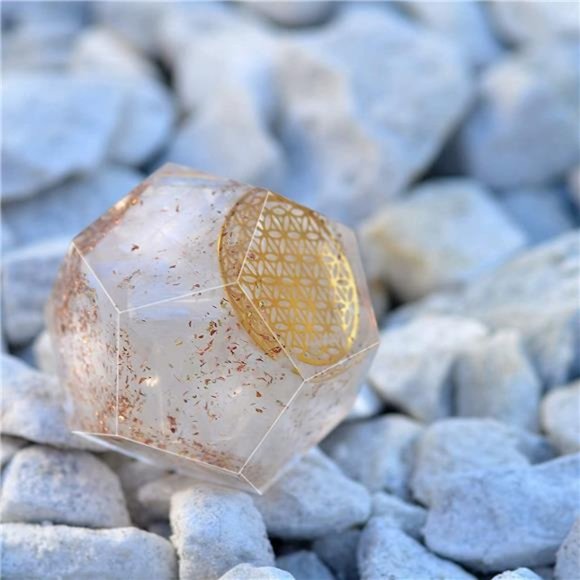 Orgonite Crystal – Aura Healing E-Energy Protection Dodecahedron Crystal - Picture 8 of 9